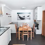 Vela Apartment *