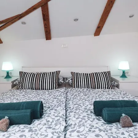 Vela Apartment *